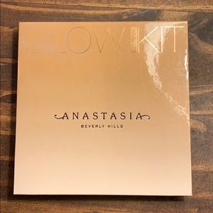 Anastasia glow kit in shade sun dipped